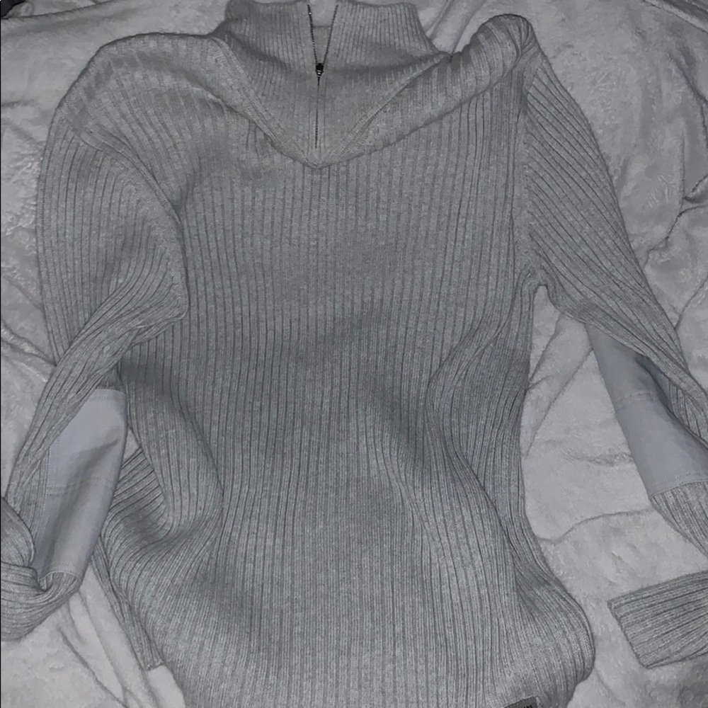 turtle neck sweater